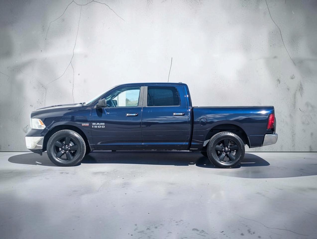 2016 RAM 1500 SLT/5.7 V8/CrewCab/HEMI/4WD Photo