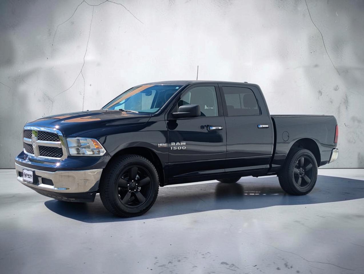 2016 RAM 1500 SLT/5.7 V8/CrewCab/HEMI/4WD Photo