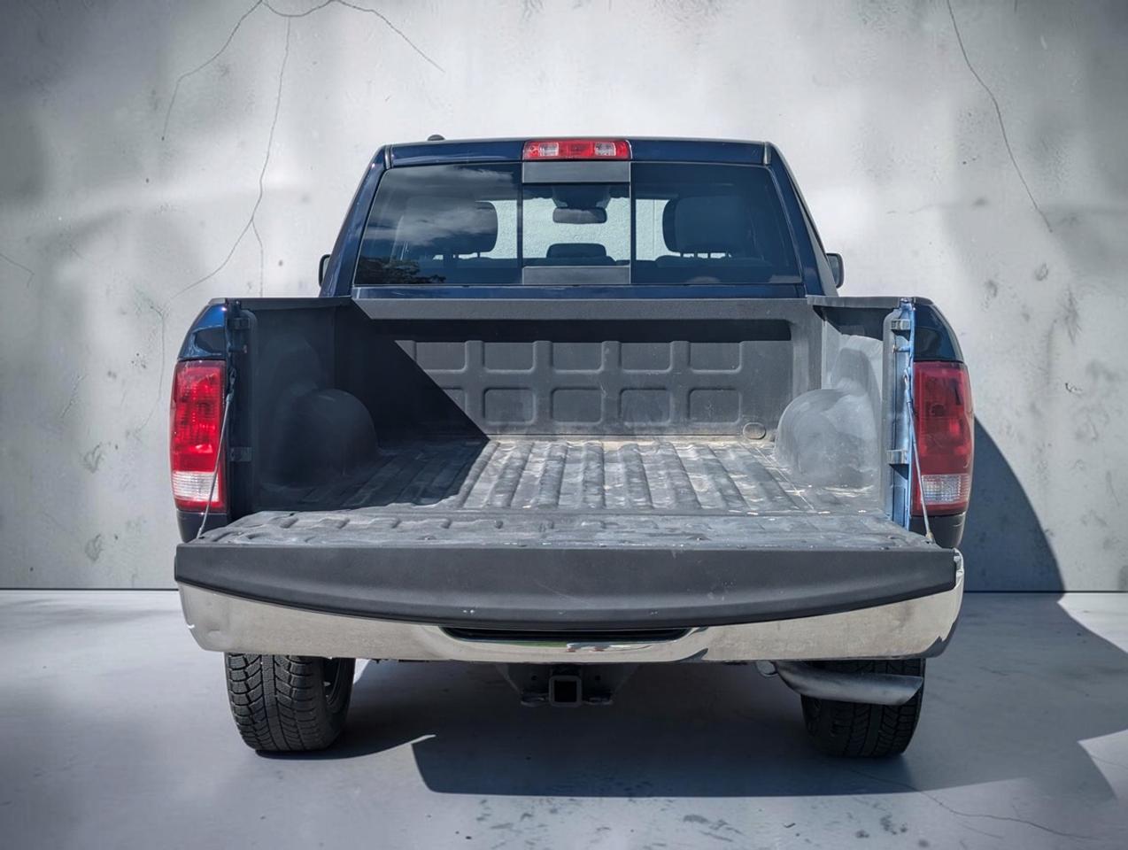 2016 RAM 1500 SLT/5.7 V8/CrewCab/HEMI/4WD Photo