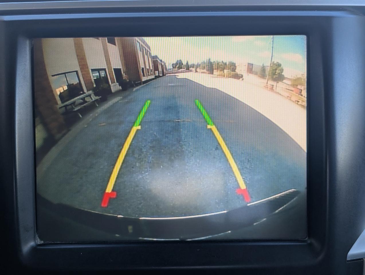 2016 RAM 1500 SLT/5.7 V8/CrewCab/HEMI/4WD Photo