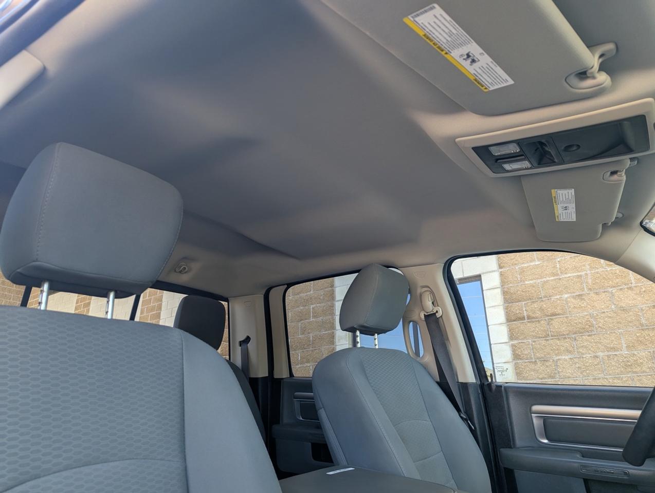2016 RAM 1500 SLT/5.7 V8/CrewCab/HEMI/4WD Photo