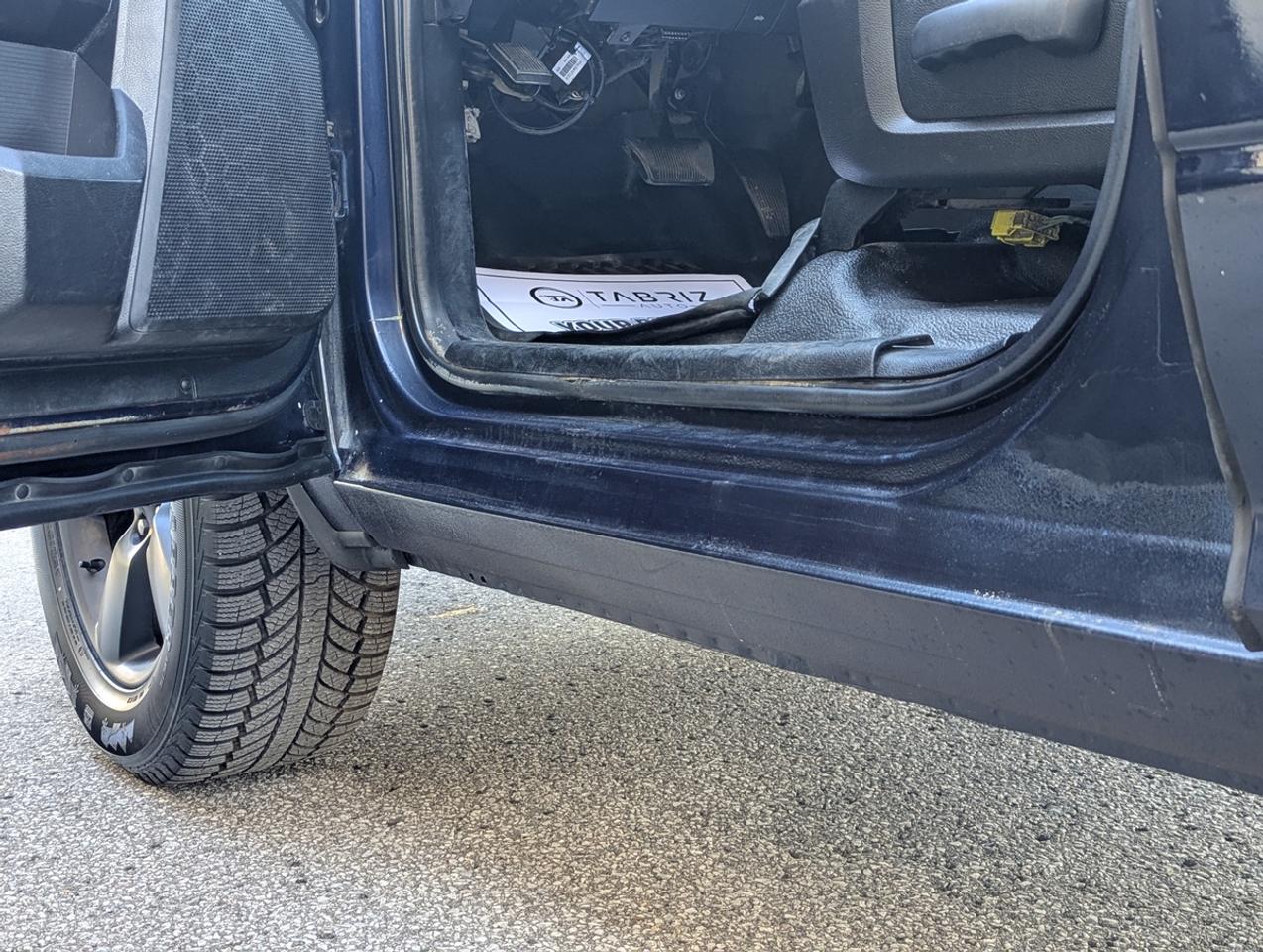 2016 RAM 1500 SLT/5.7 V8/CrewCab/HEMI/4WD Photo