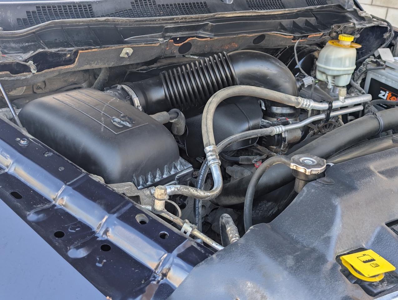 2016 RAM 1500 SLT/5.7 V8/CrewCab/HEMI/4WD Photo