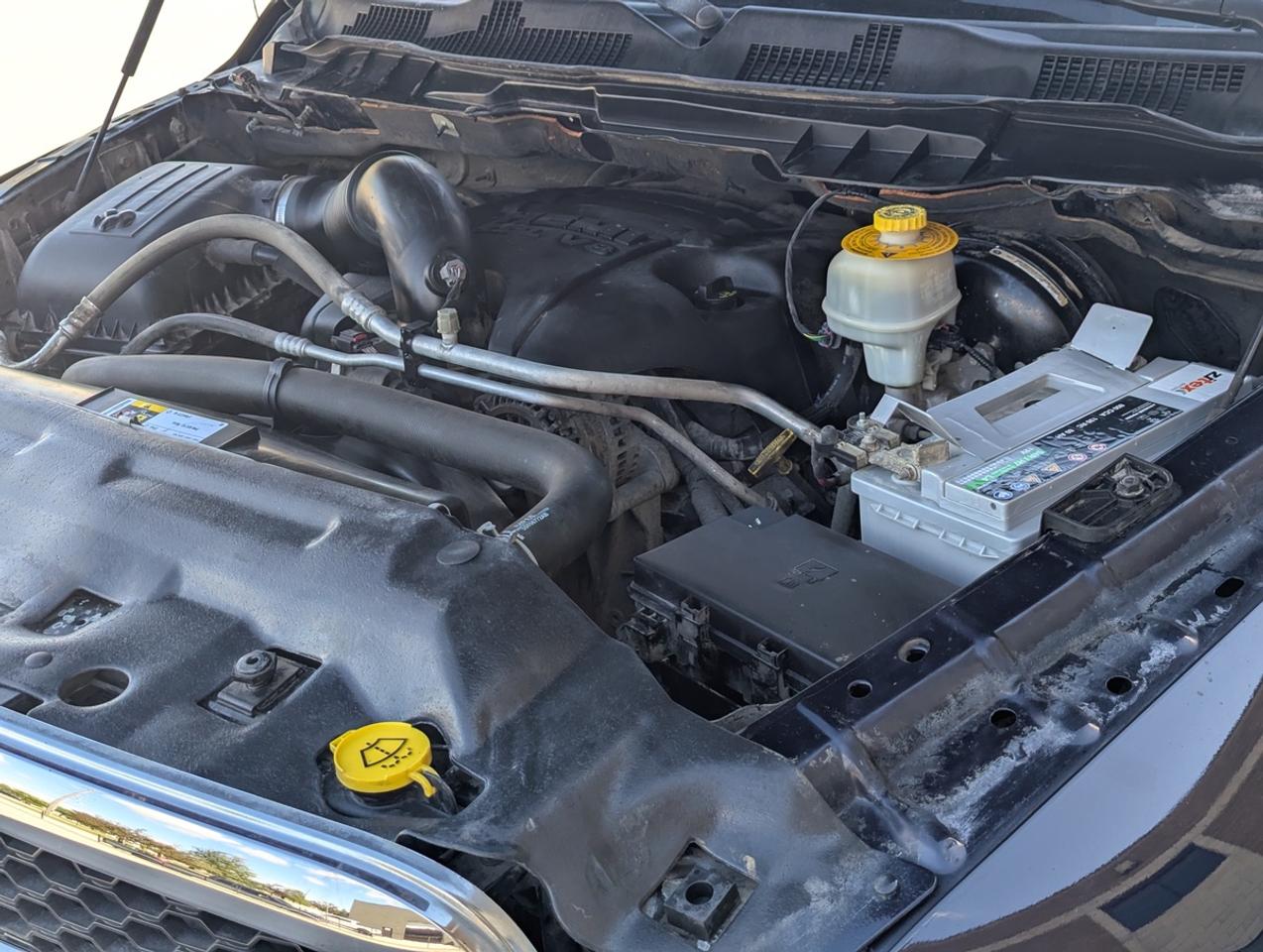 2016 RAM 1500 SLT/5.7 V8/CrewCab/HEMI/4WD Photo