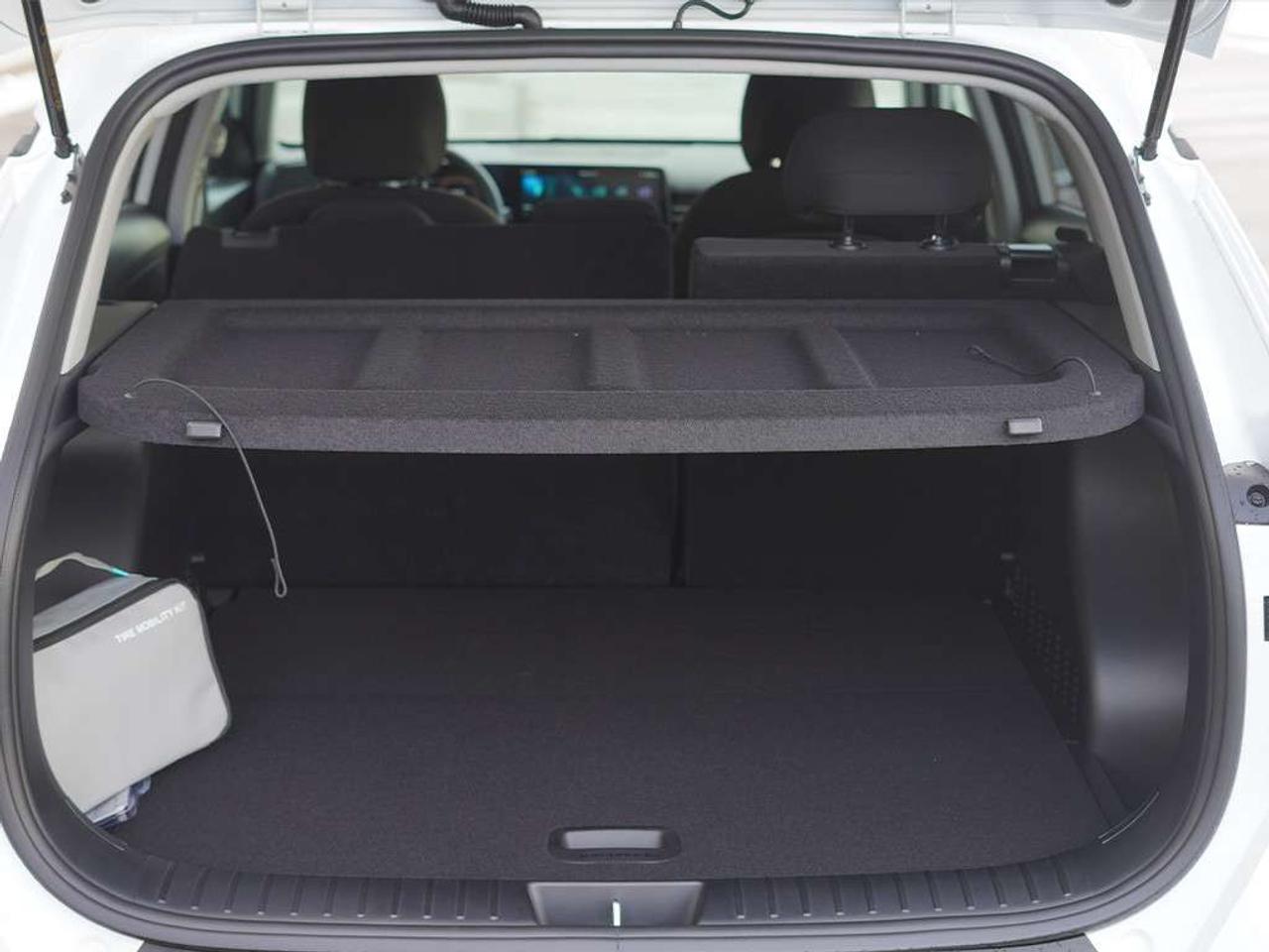2026 Hyundai KONA Preferred AWD Lane Departure Front Collision Mitigation Remote Start BSM. Photo