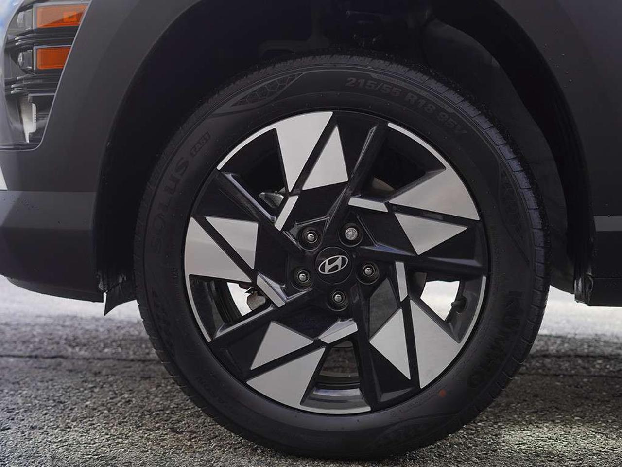2026 Hyundai KONA Preferred AWD Lane Departure Front Collision Mitigation Remote Start BSM. Photo