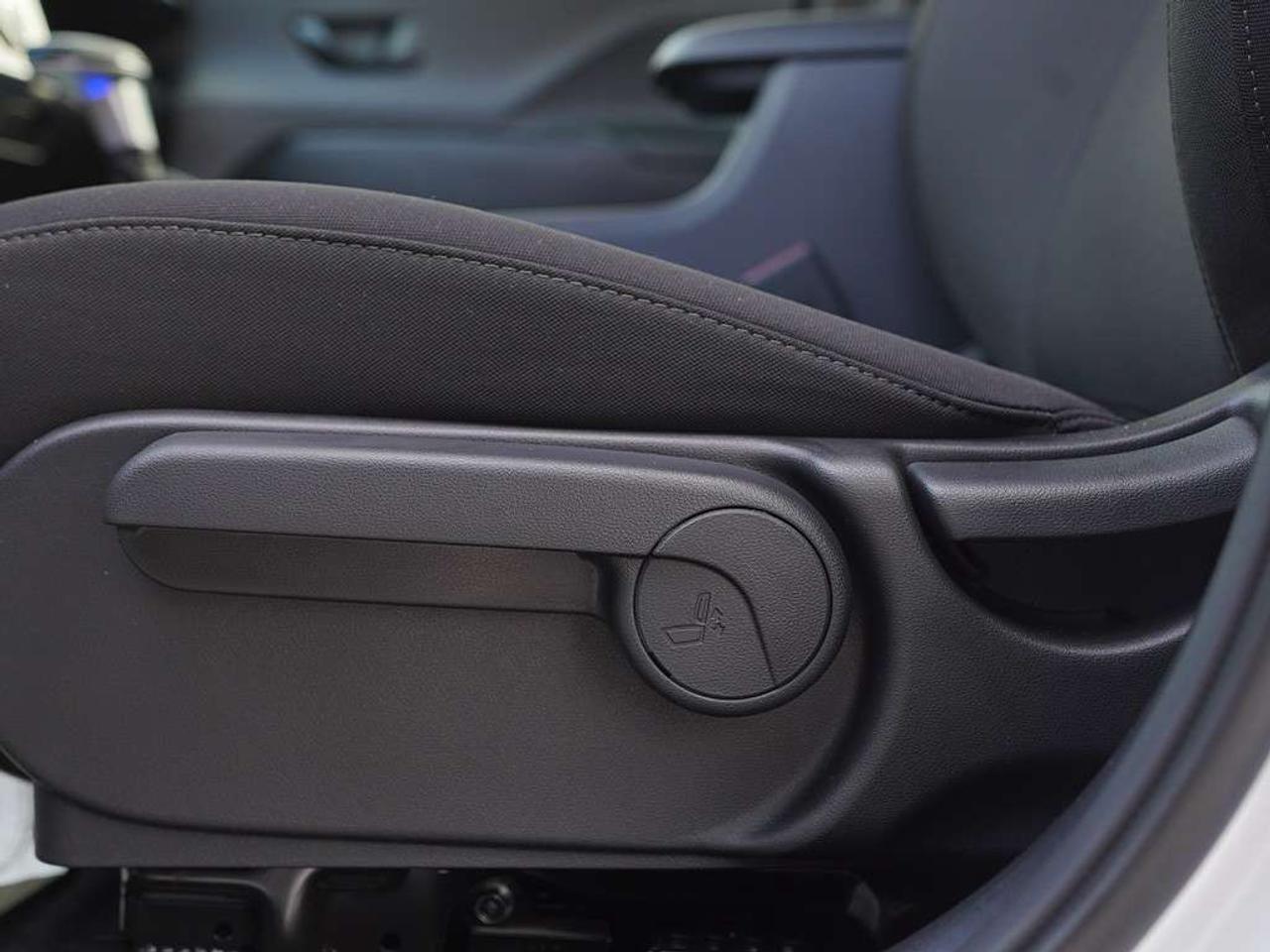 2026 Hyundai KONA Preferred AWD Lane Departure Front Collision Mitigation Remote Start BSM. Photo