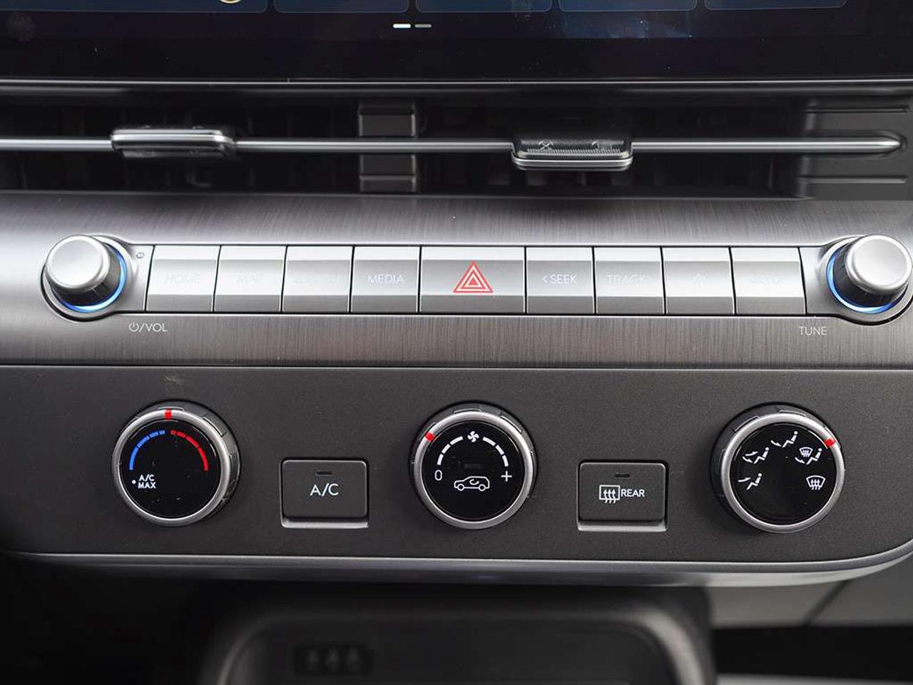2026 Hyundai KONA Preferred AWD Lane Departure Front Collision Mitigation Remote Start BSM. Photo