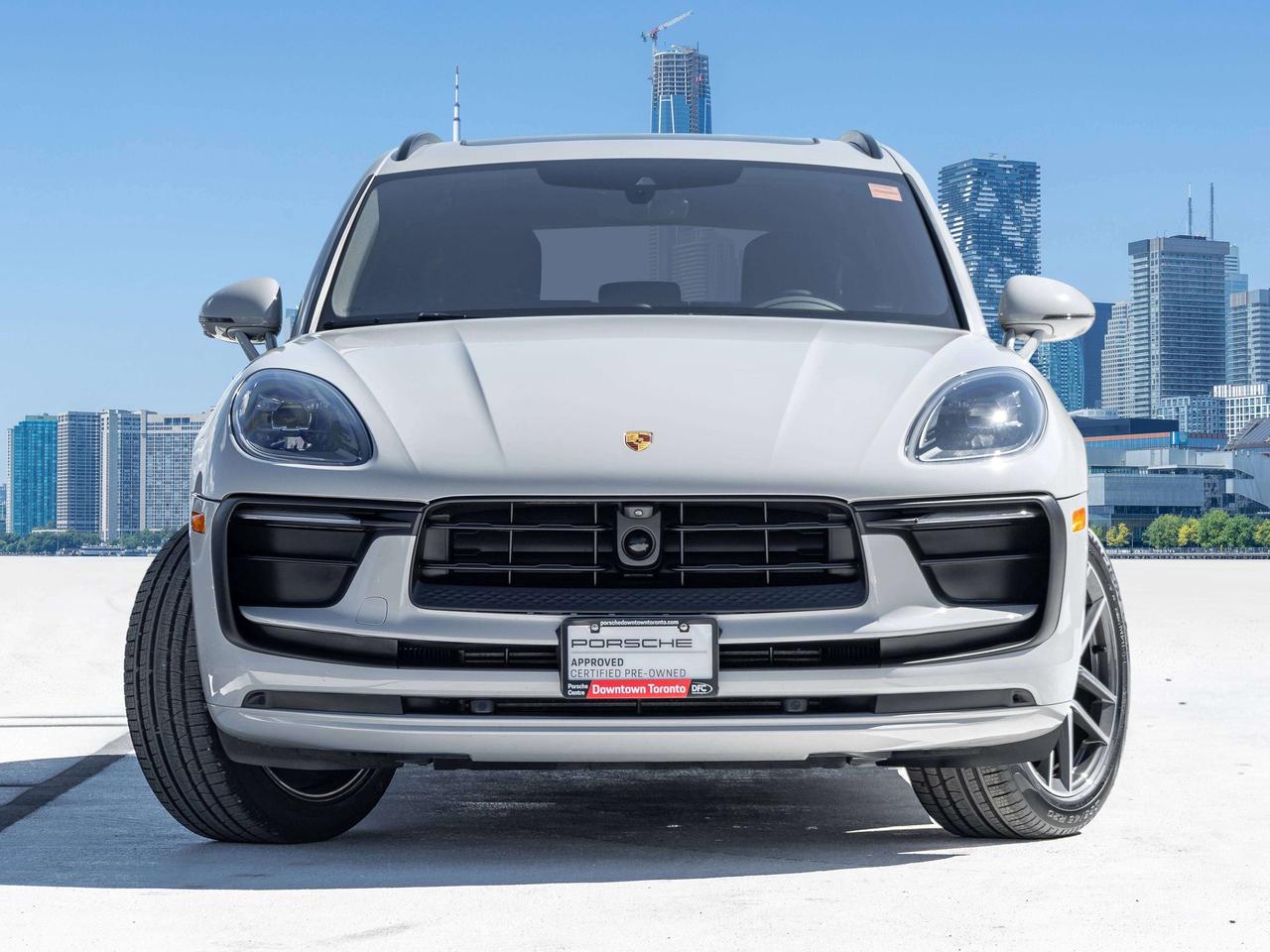 2023 Porsche Macan Chalk Colour   20" Wheels   Adaptive Cruise Photo4