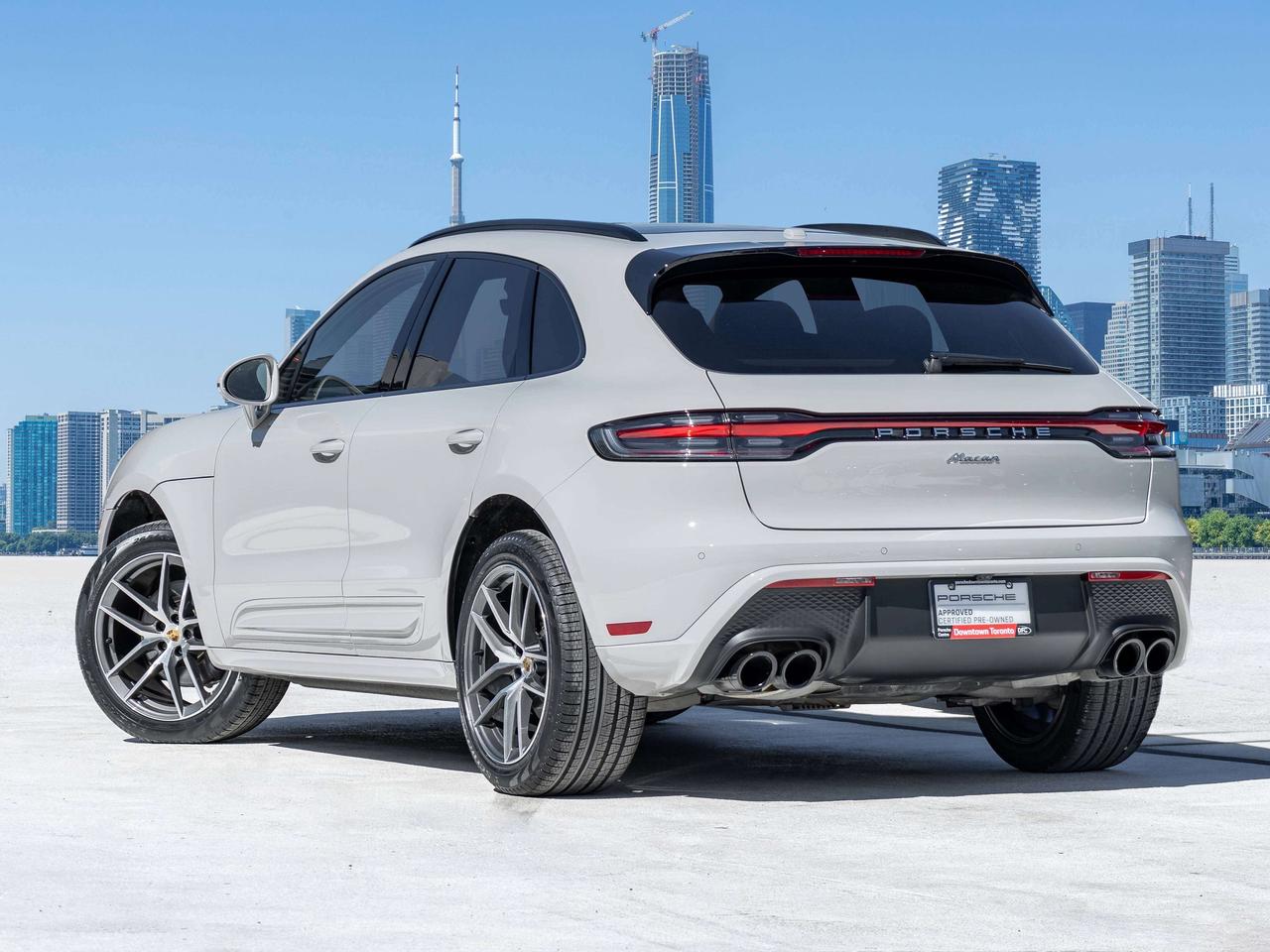 2023 Porsche Macan Chalk Colour   20" Wheels   Adaptive Cruise Photo2