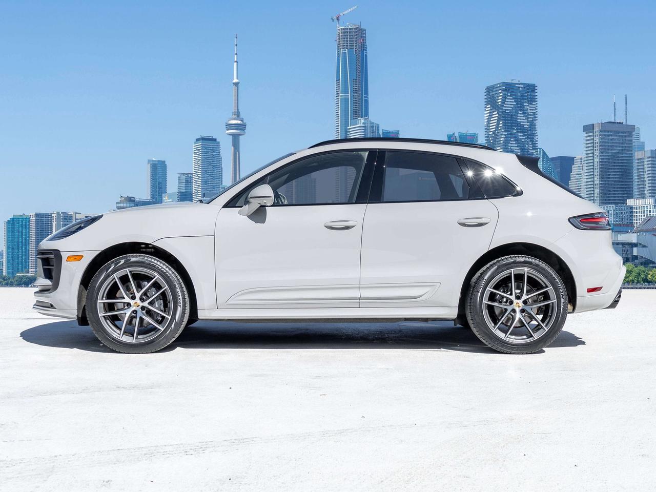 2023 Porsche Macan Chalk Colour   20" Wheels   Adaptive Cruise Photo5