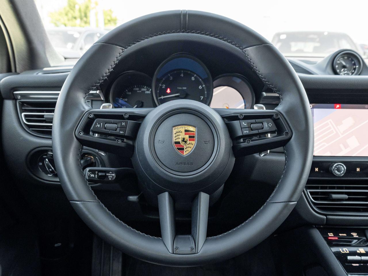 2023 Porsche Macan Chalk Colour   20" Wheels   Adaptive Cruise Photo