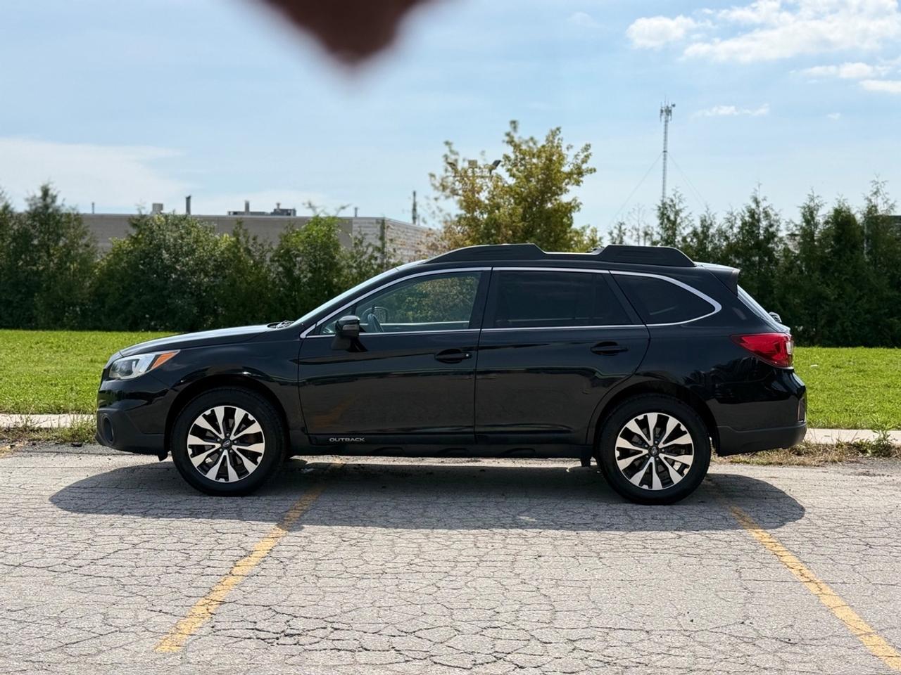 2017 Subaru Outback Limited w/Tech Pkg Photo