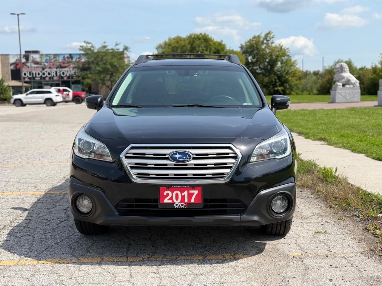 2017 Subaru Outback Limited w/Tech Pkg Photo2