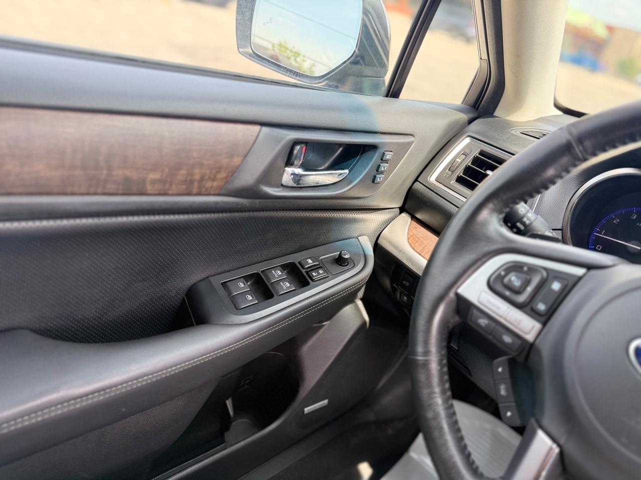 2017 Subaru Outback Limited w/Tech Pkg Photo