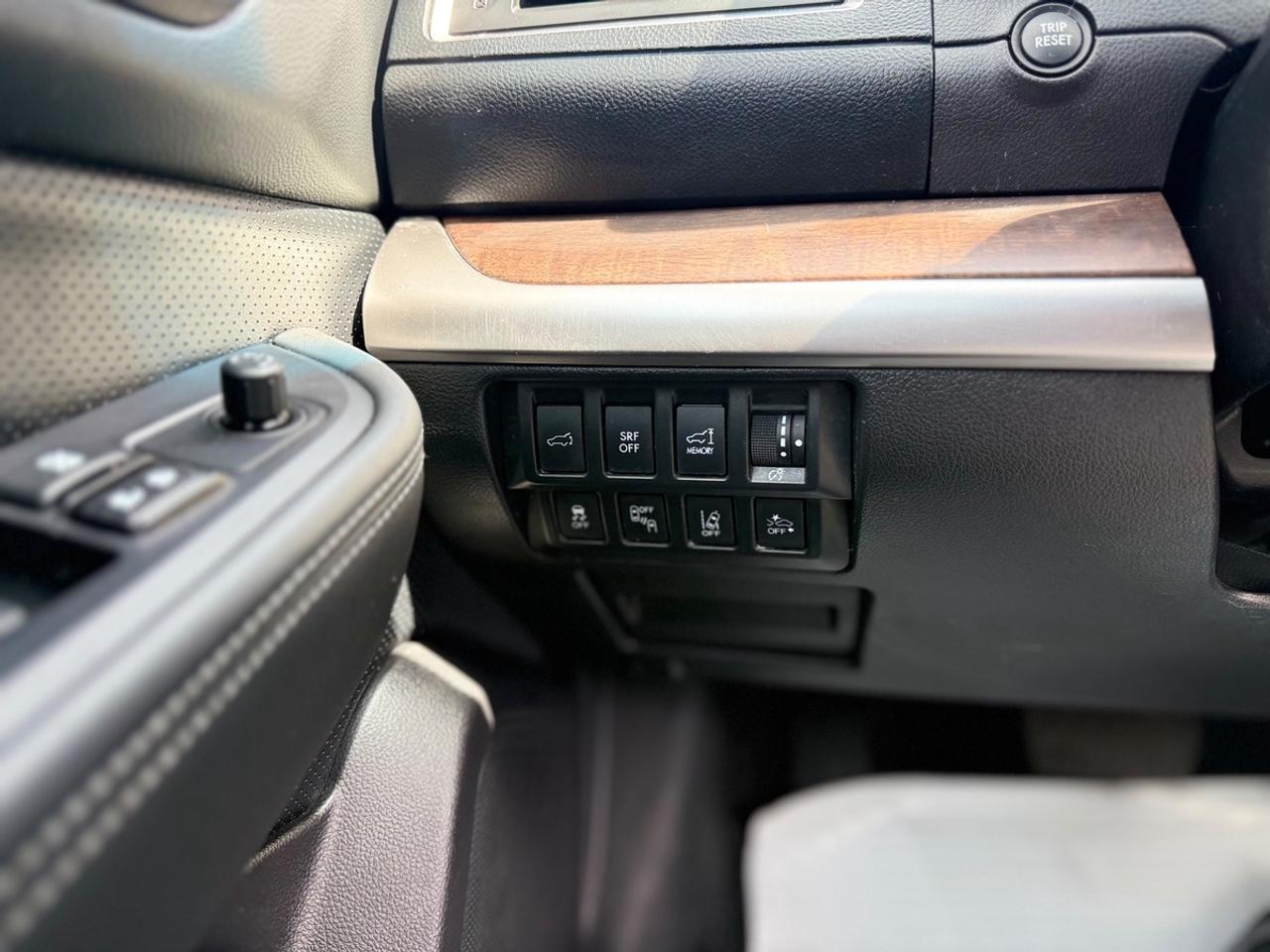 2017 Subaru Outback Limited w/Tech Pkg Photo