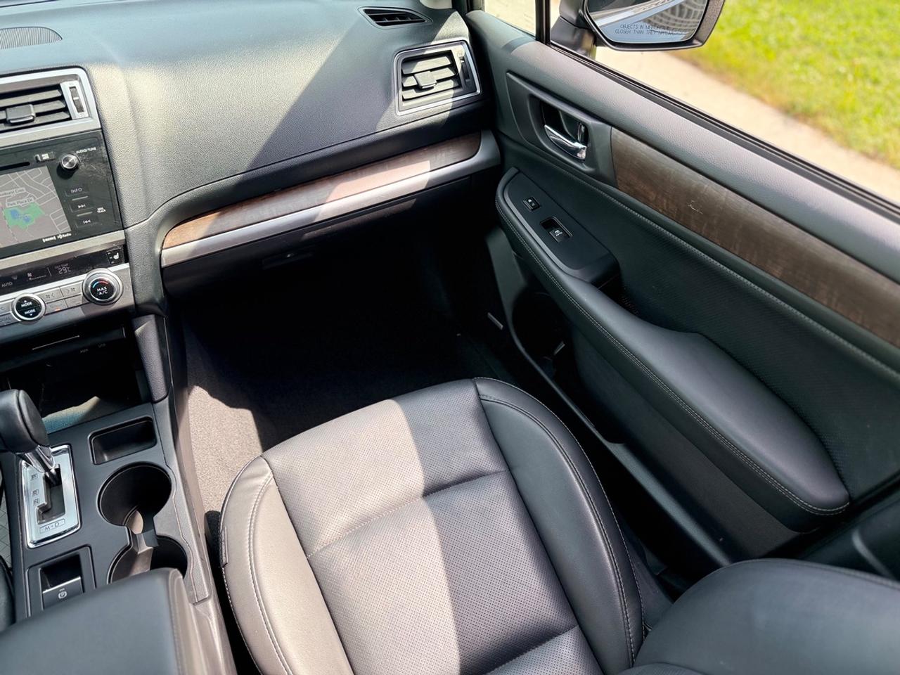 2017 Subaru Outback Limited w/Tech Pkg Photo