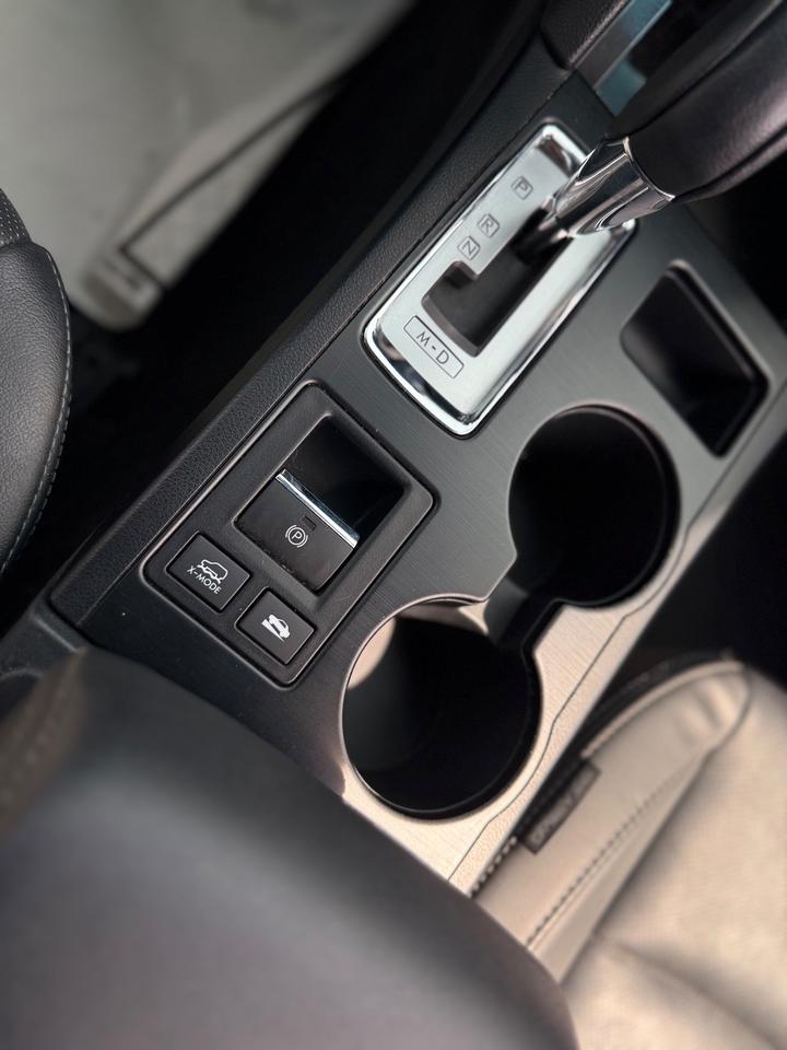 2017 Subaru Outback Limited w/Tech Pkg Photo
