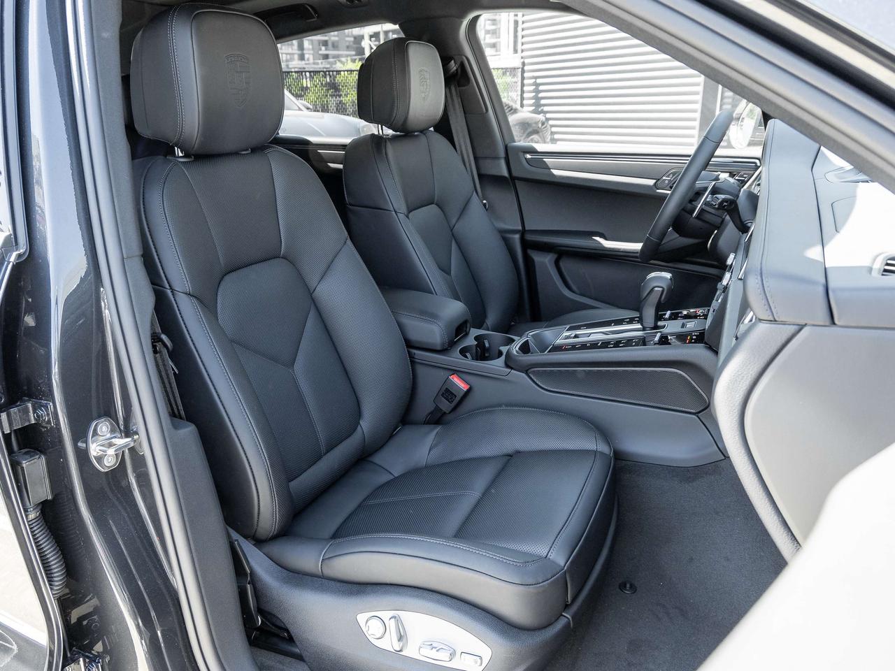 2025 Porsche Macan Includes 2yr Porsche Certified Warranty Photo
