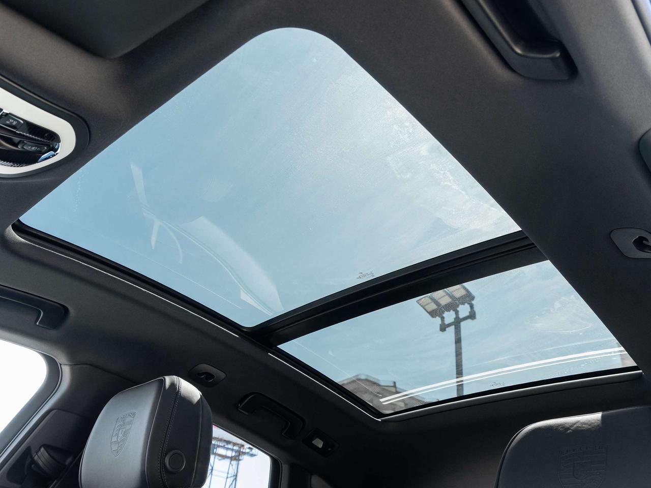 2025 Porsche Macan Includes 2yr Porsche Certified Warranty Photo