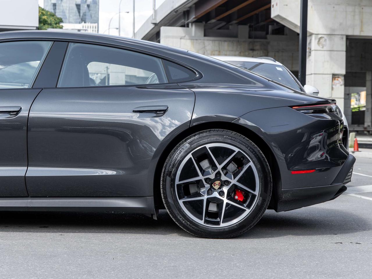 2025 Porsche Taycan 4S AWD Photo