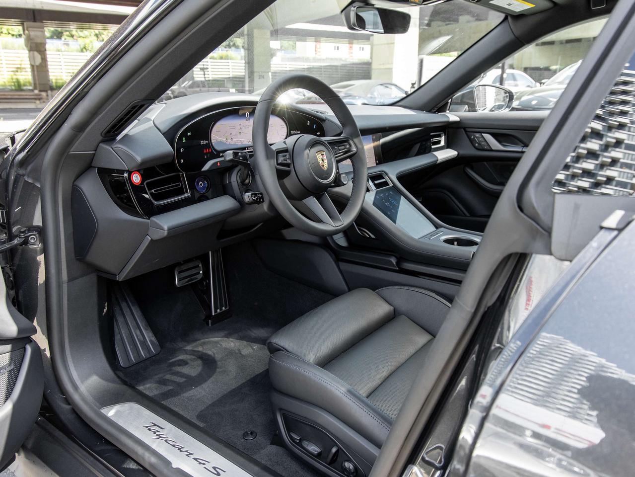 2025 Porsche Taycan 4S AWD Photo