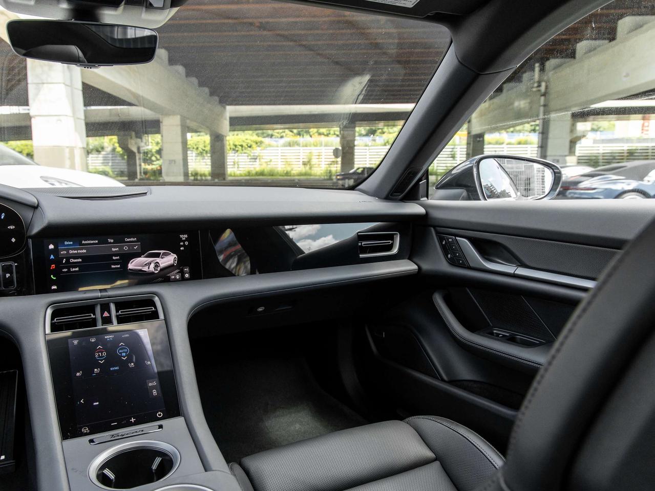 2025 Porsche Taycan 4S AWD Photo