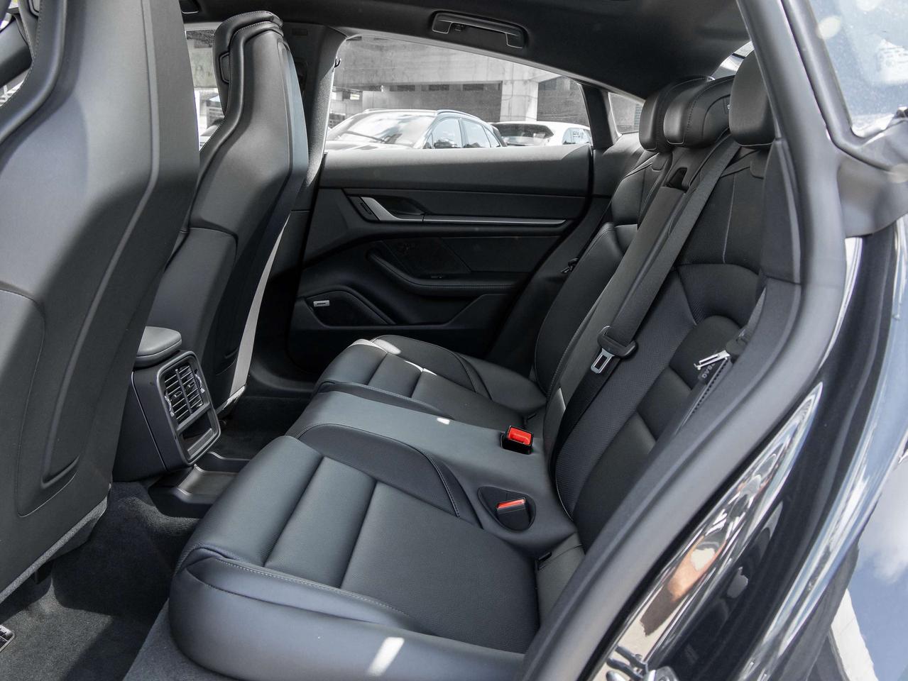 2025 Porsche Taycan 4S AWD Photo