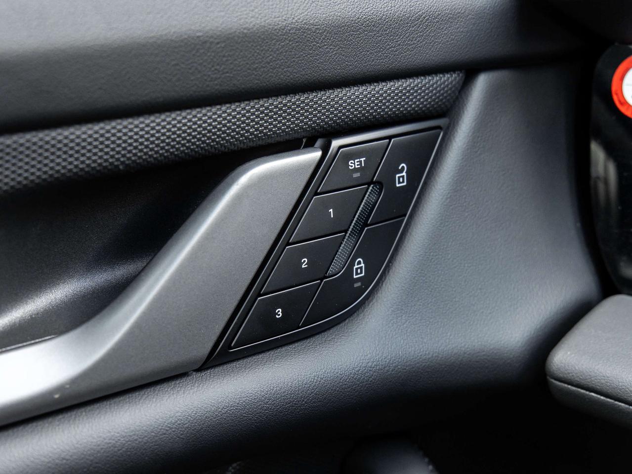 2025 Porsche Taycan 4S AWD Photo