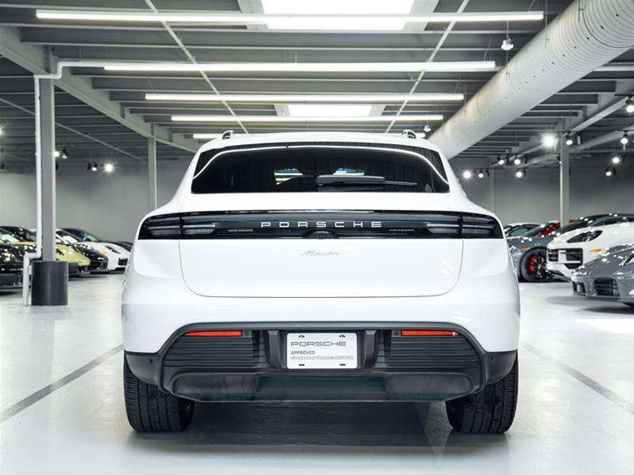2025 Porsche Macan Electric RWD Photo4