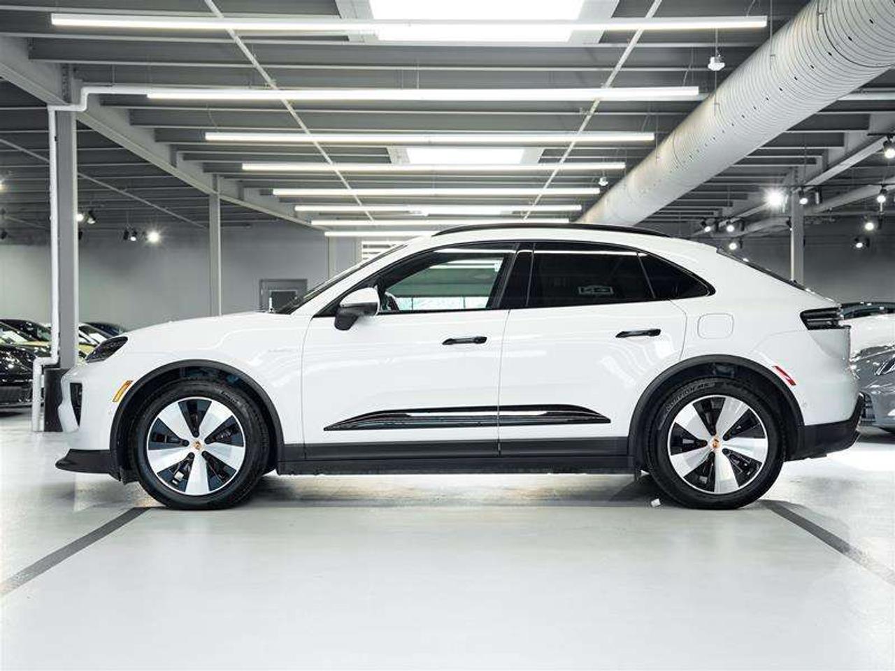 2025 Porsche Macan Electric RWD Photo2