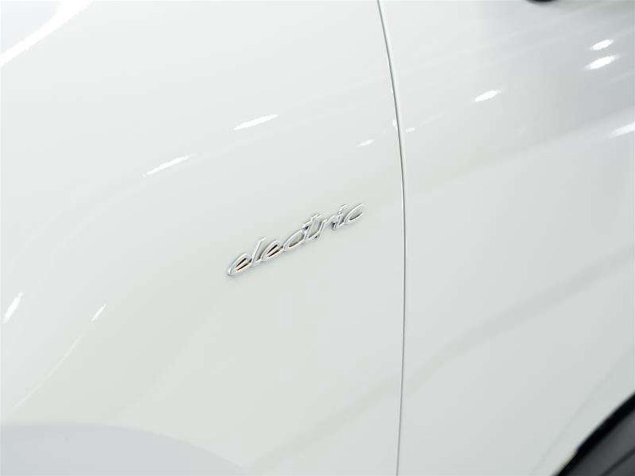 2025 Porsche Macan Electric RWD Photo