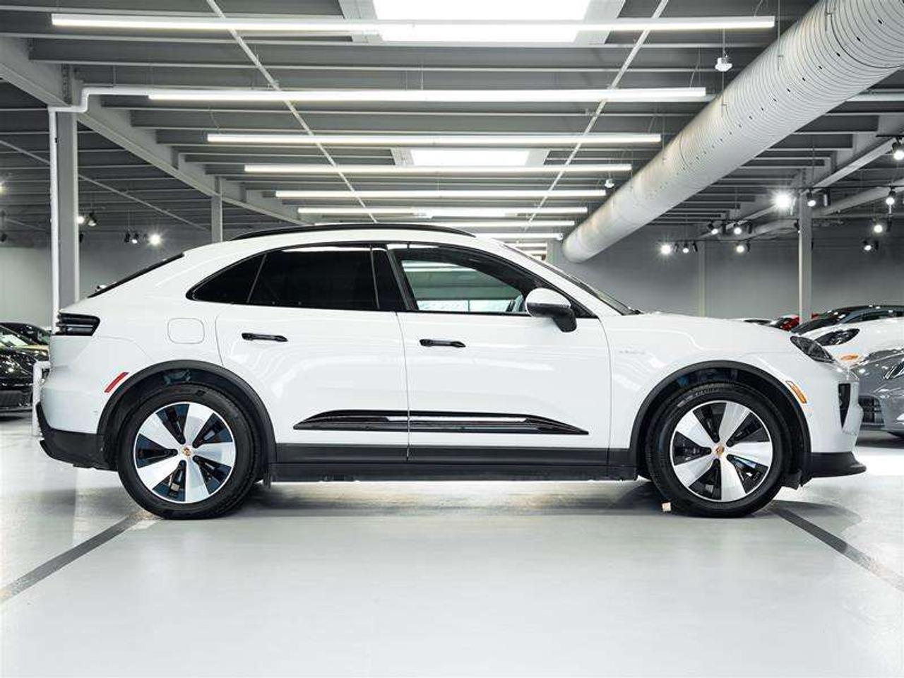 2025 Porsche Macan Electric RWD Photo