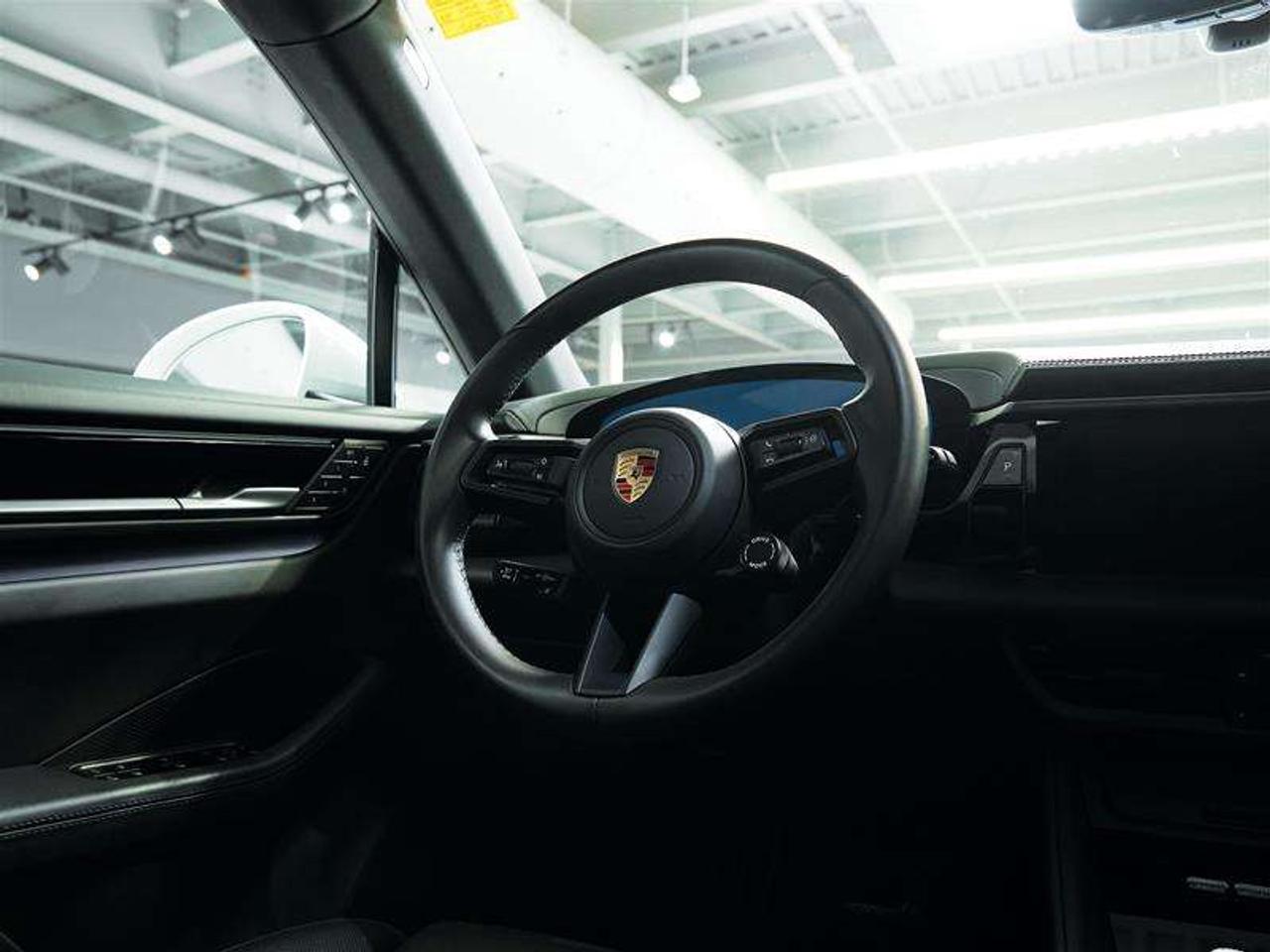 2025 Porsche Macan Electric RWD Photo