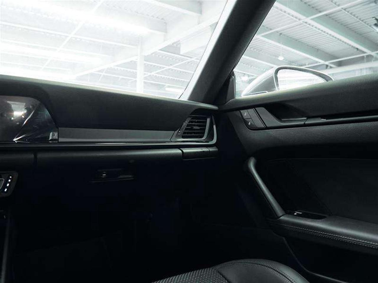 2023 Porsche 911 Carrera T Coupe Photo
