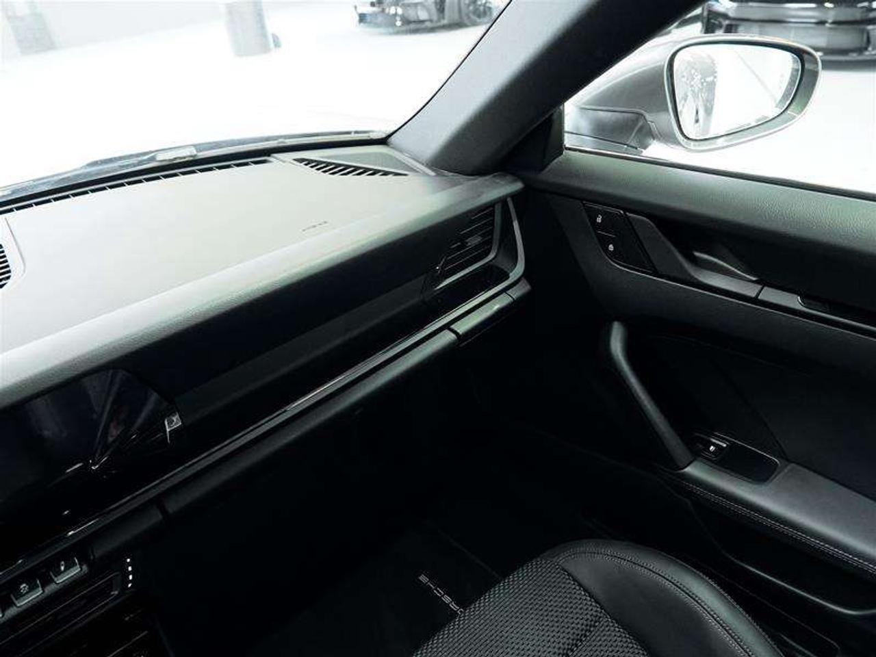 2023 Porsche 911 Carrera T Coupe Photo
