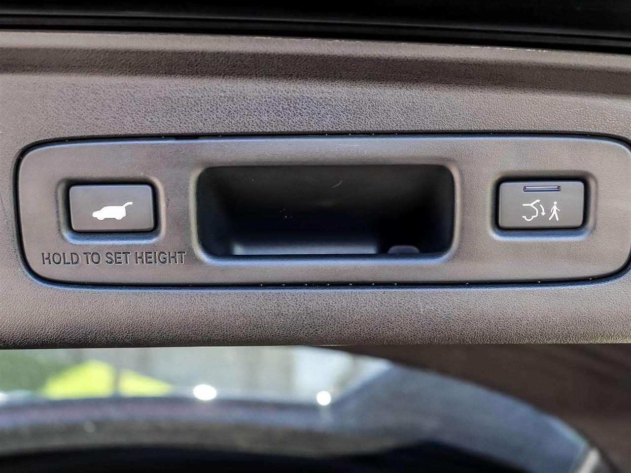 2025 Acura ADX ASPEC   CARPLAY   MOONROOF   STARTER   12K ONLY Photo