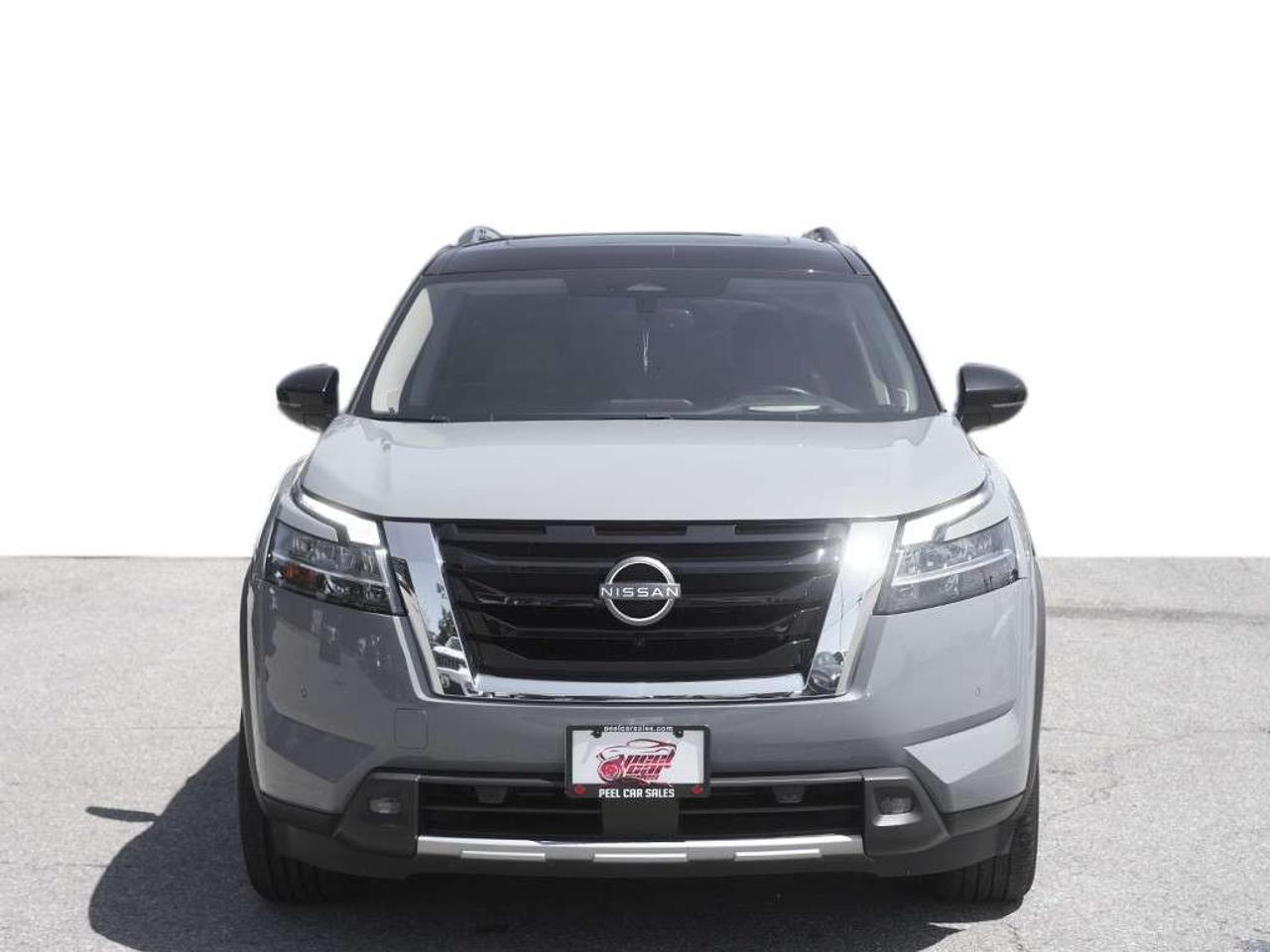 2022 Nissan Pathfinder Platinum AWD Panoroof Leather Seats Tow Tire Set Heads Up Display Photo