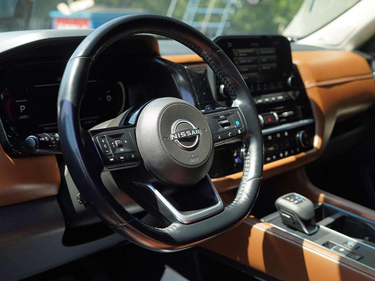 2022 Nissan Pathfinder Platinum AWD Panoroof Leather Seats Tow Tire Set Heads Up Display Photo
