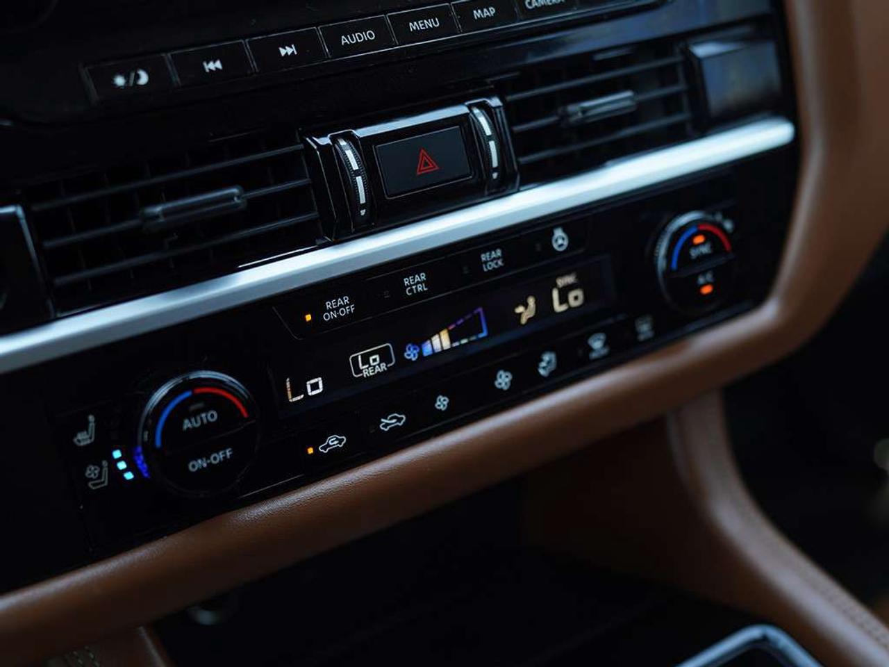 2022 Nissan Pathfinder Platinum AWD Panoroof Leather Seats Tow Tire Set Heads Up Display Photo