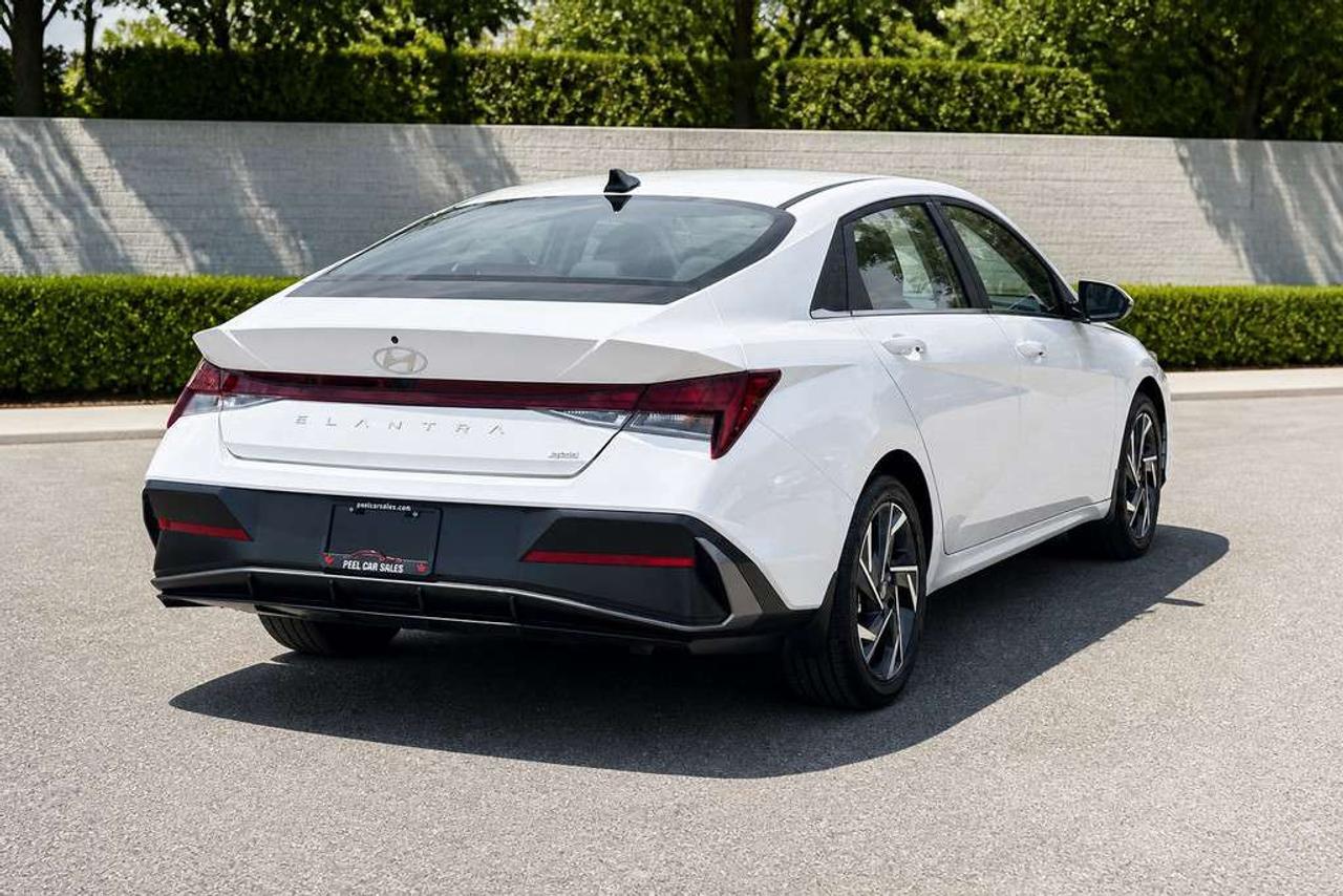 2025 Hyundai Elantra Luxury Hybrid Sunroof Alloy Wheels Photo