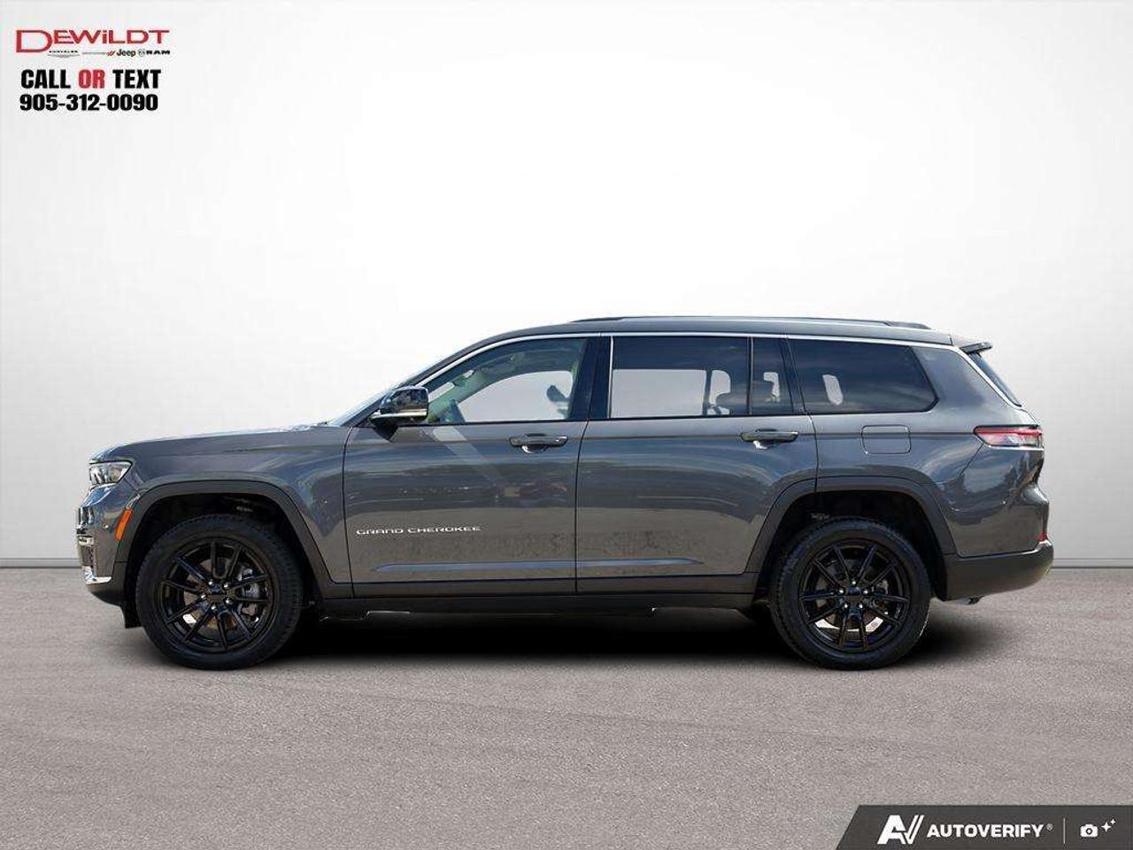 2022 Jeep Grand Cherokee LIMITED   LUXURY TECH GRP   PANO ROOF Photo2