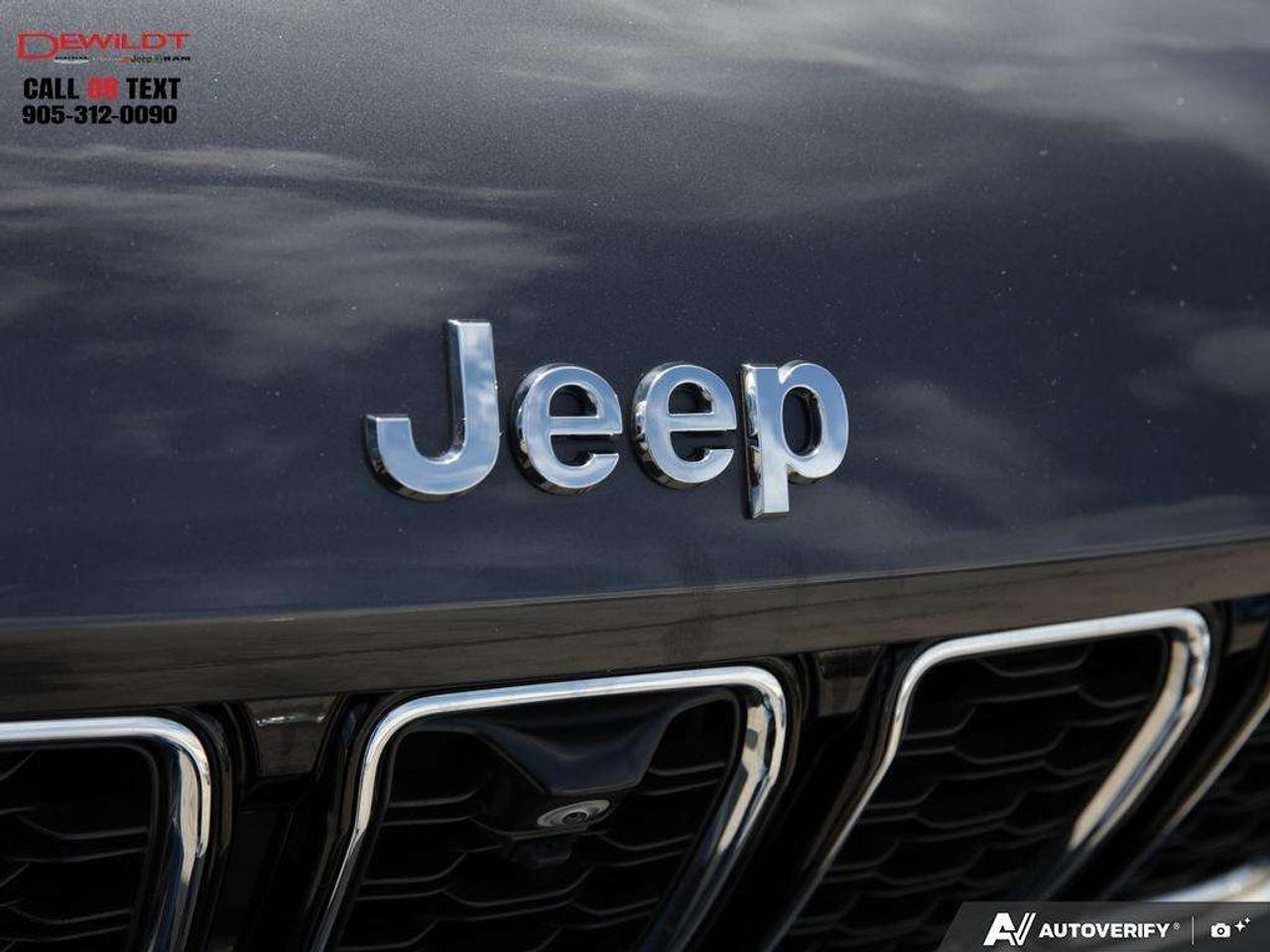 2022 Jeep Grand Cherokee LIMITED   LUXURY TECH GRP   PANO ROOF Photo