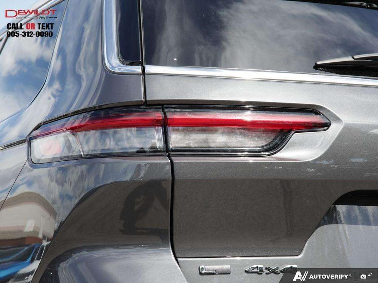 2022 Jeep Grand Cherokee LIMITED   LUXURY TECH GRP   PANO ROOF Photo