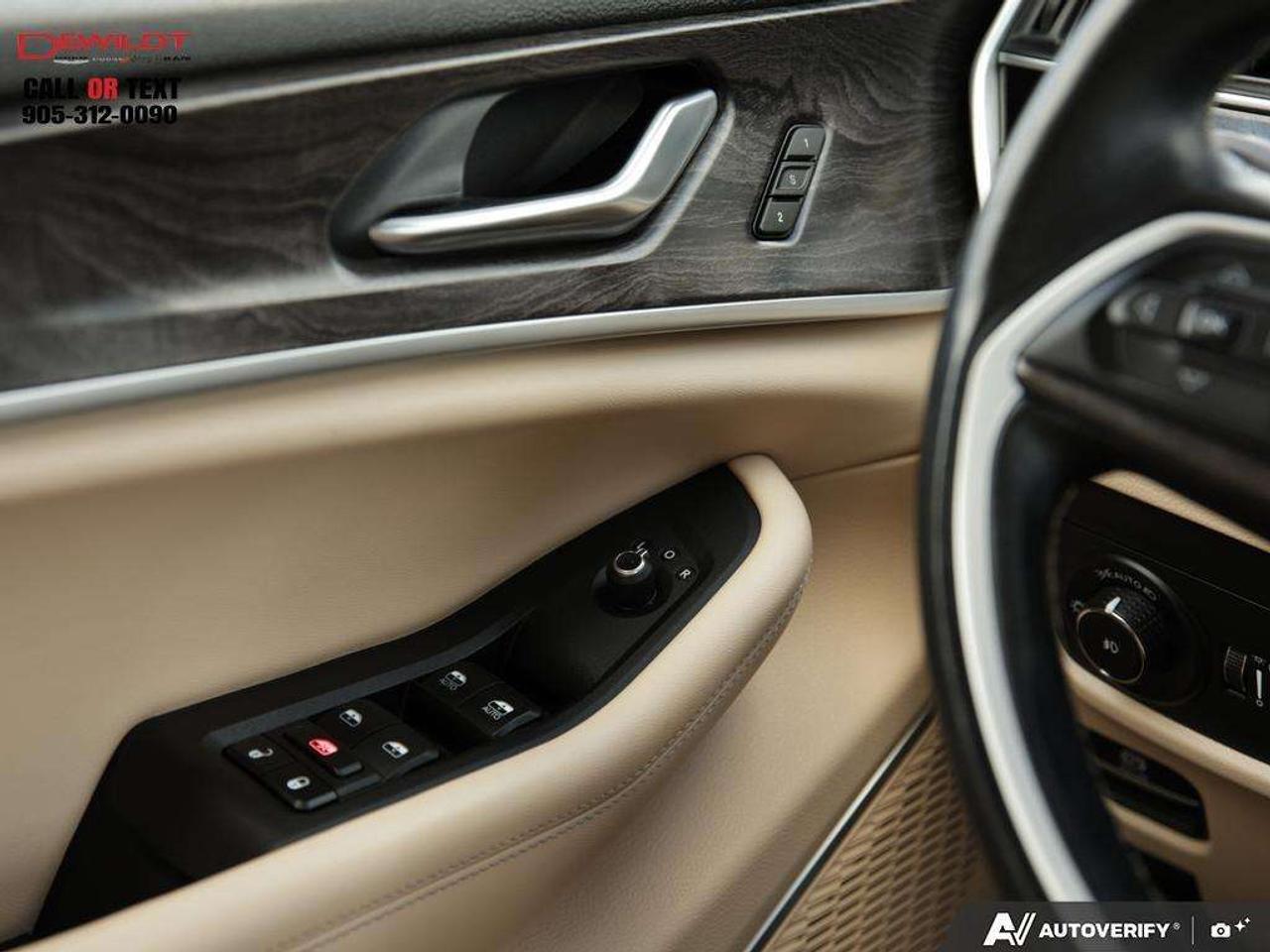 2022 Jeep Grand Cherokee LIMITED   LUXURY TECH GRP   PANO ROOF Photo