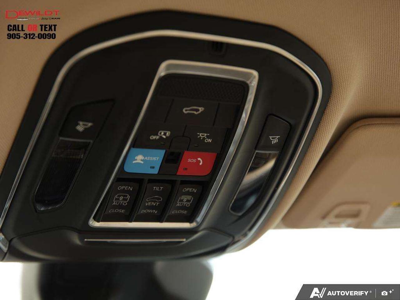 2022 Jeep Grand Cherokee LIMITED   LUXURY TECH GRP   PANO ROOF Photo