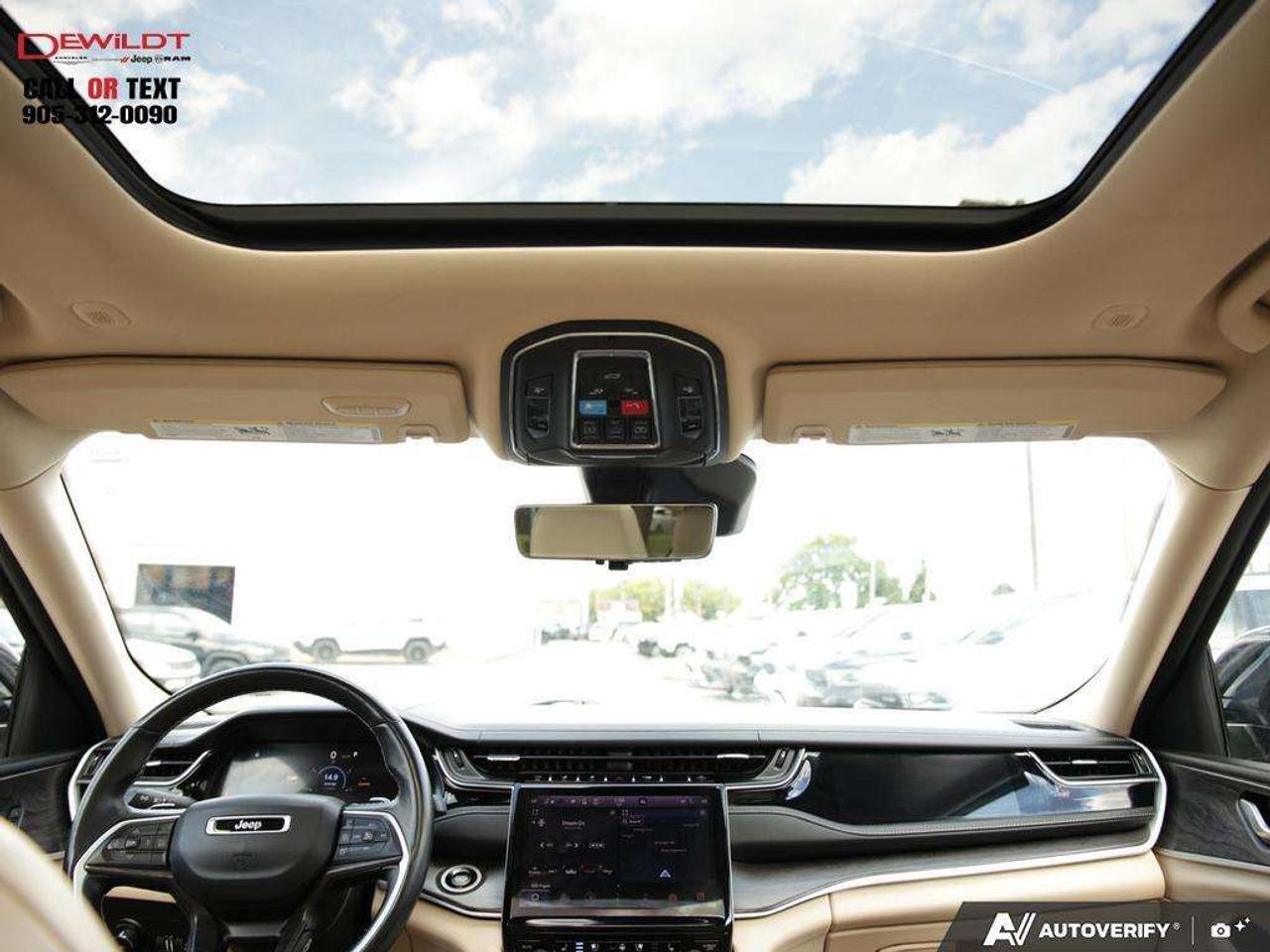 2022 Jeep Grand Cherokee LIMITED   LUXURY TECH GRP   PANO ROOF Photo