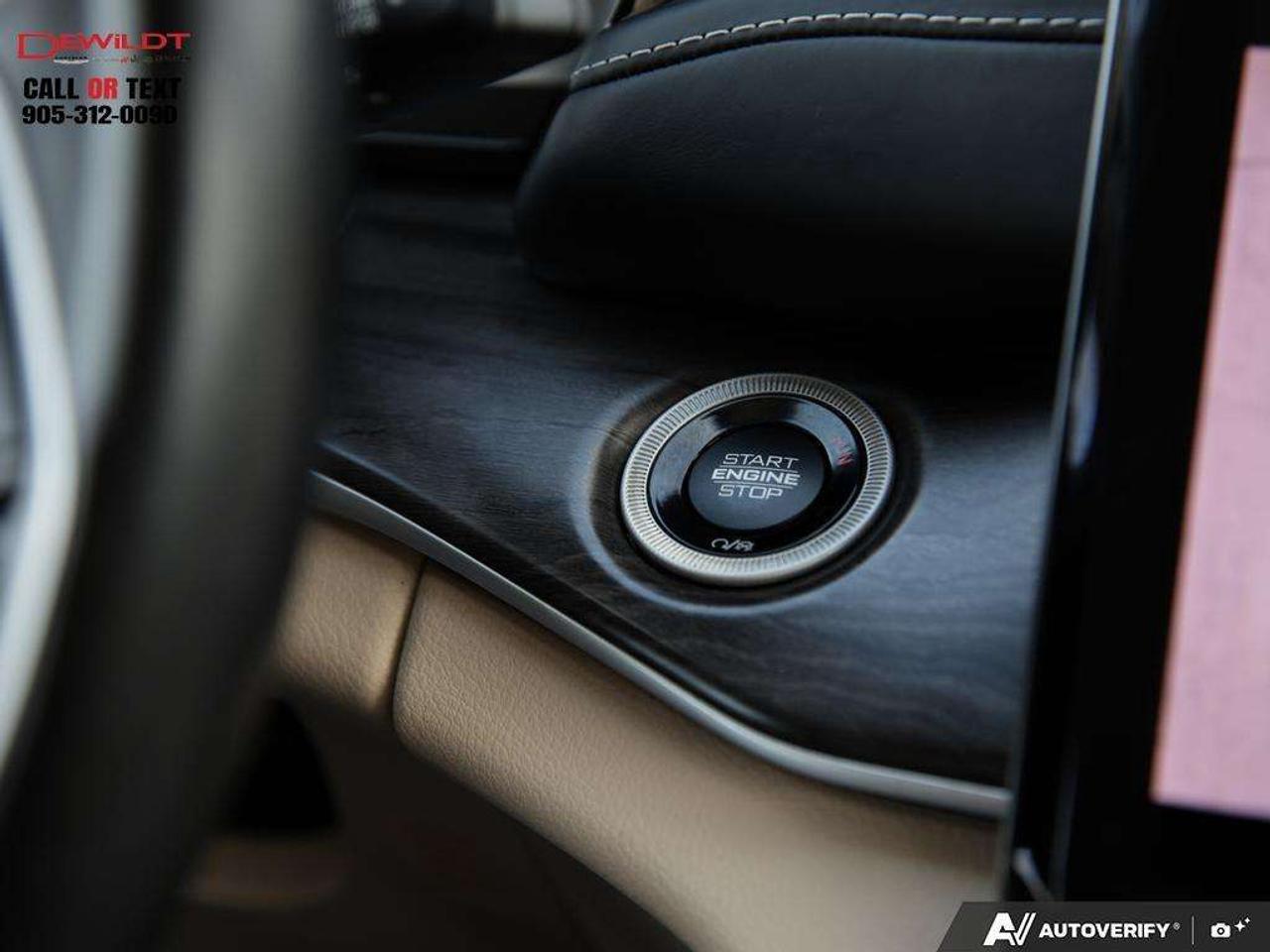 2022 Jeep Grand Cherokee LIMITED   LUXURY TECH GRP   PANO ROOF Photo