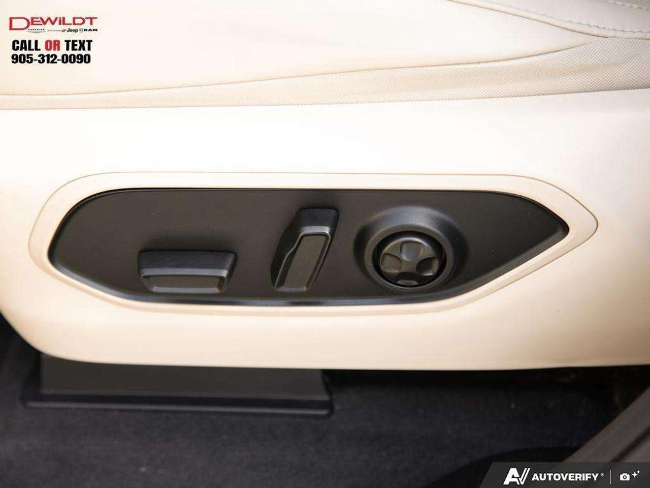 2022 Jeep Grand Cherokee LIMITED   LUXURY TECH GRP   PANO ROOF Photo