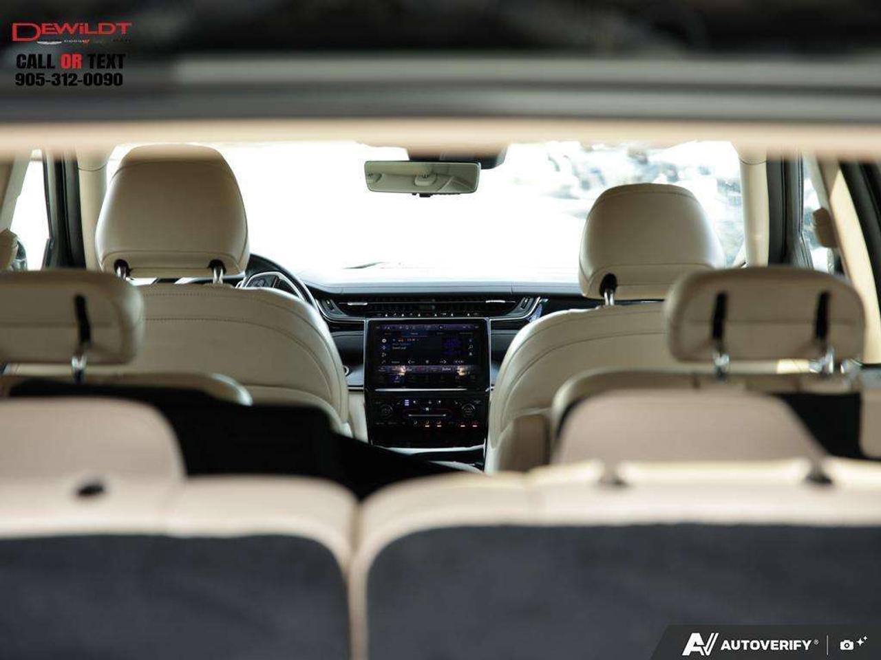 2022 Jeep Grand Cherokee LIMITED   LUXURY TECH GRP   PANO ROOF Photo